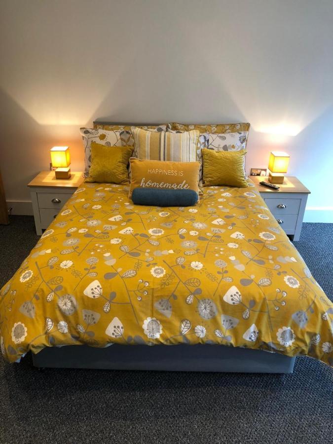 Seafront Suites - Close To Beach, Train Station & Southend Airport Саутенд-он-Си Экстерьер фото