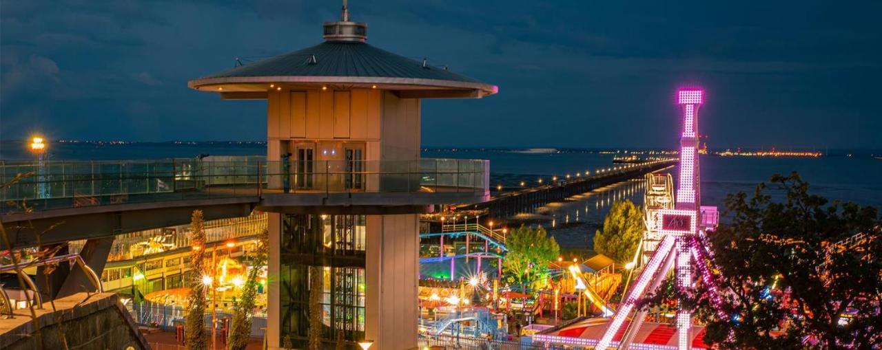 Seafront Suites - Close To Beach, Train Station & Southend Airport Саутенд-он-Си Экстерьер фото